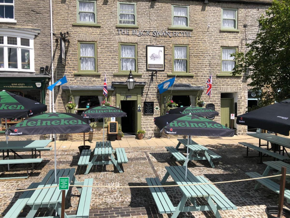 The Black Swan Hotel Leyburn Exterior photo